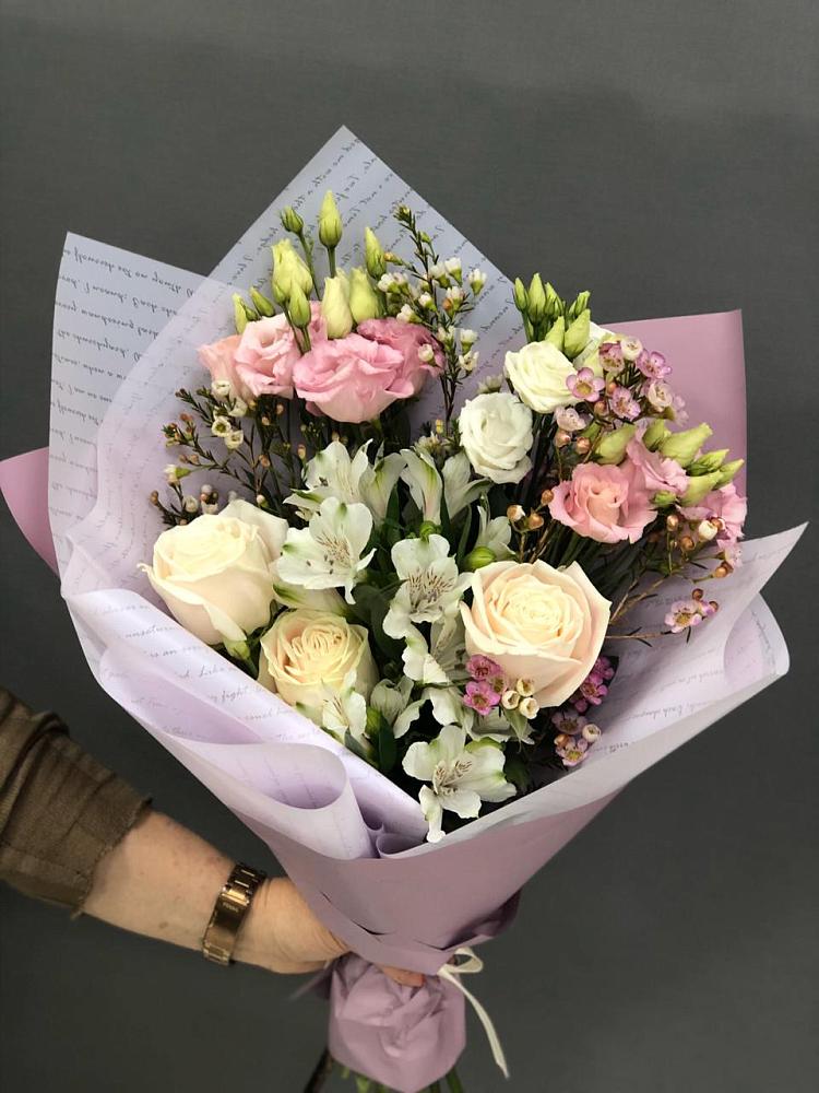 Букет цветов из: Альстромерии, Розы и Лизиантусы в Новой Ляле