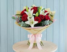 Букет цветов из:  Лилии и Розы в Новой Ляле
