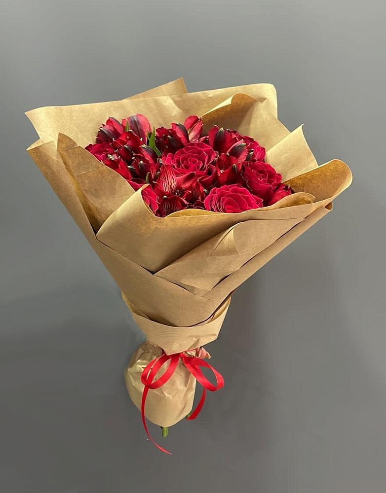 Букет цветов из: Альстромерии и Розы в Новой Ляле