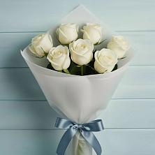 Букет 7 Белых роз Эдлесс Лав в Новой Ляле