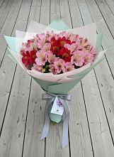 Букет цветов из:  Альстромерии #REPLACE_PRED# Новой Ляле