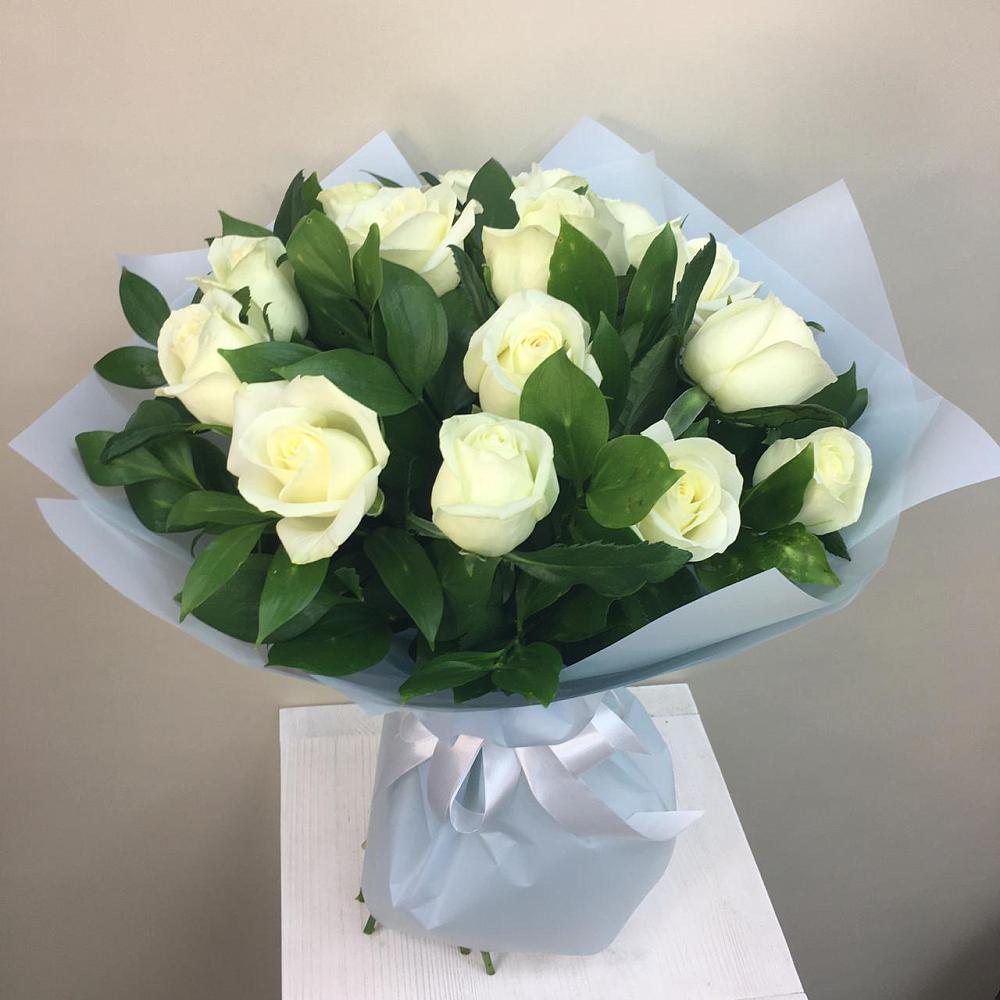 Букет 15 Белых роз Проуд в Новой Ляле