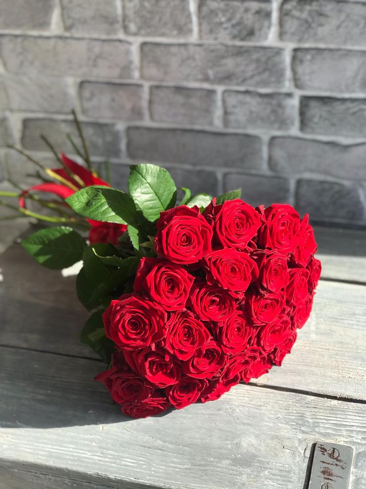 Букет Красные розы Фридом в Новой Ляле