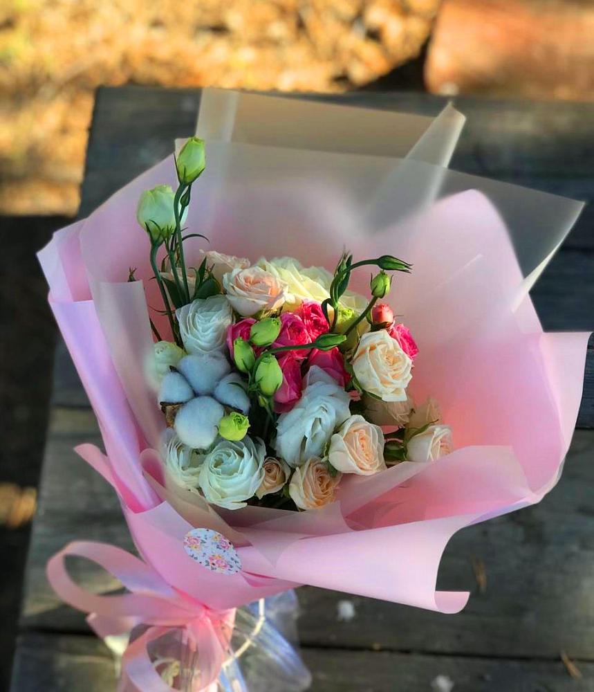 Букет цветов из: Розы и Лизиантусы в Новой Ляле