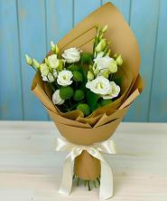 Букет цветов из:  Хризантемы и Лизиантусы в Новой Ляле