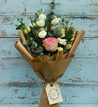Букет цветов из:  Розы и Лизиантусы в Новой Ляле