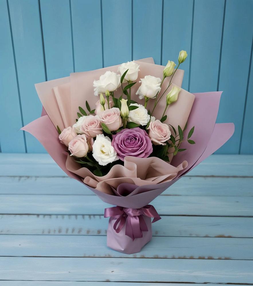 Букет цветов из: Розы и Лизиантусы в Новой Ляле